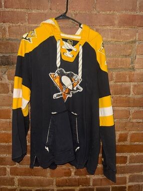 NHL CCM Athletic Jacket in Yellow and Black